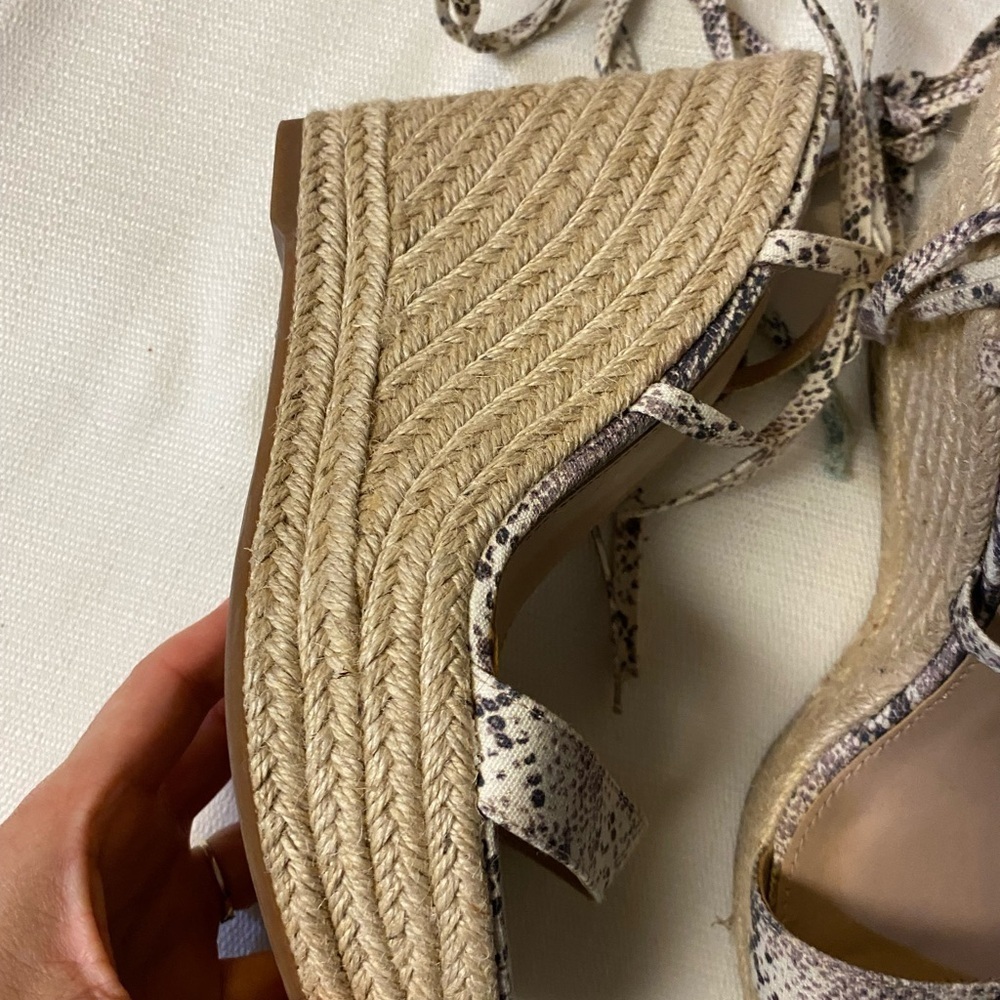 Aldo White and Tan Wedges with Strappy Design size 8.5 - Picture 6 of 15